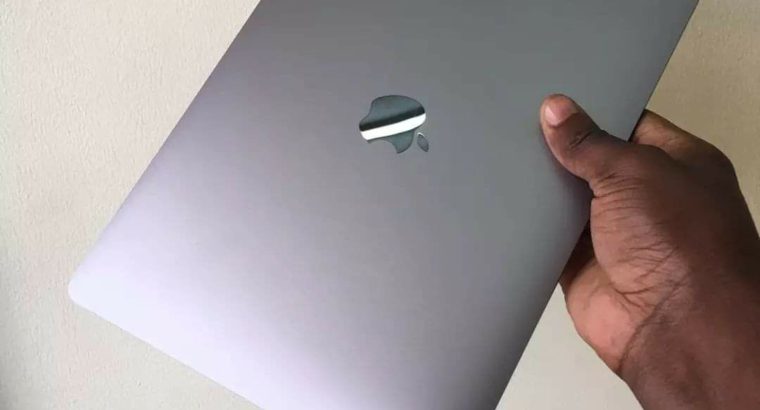 MacBook pro core i5 2017