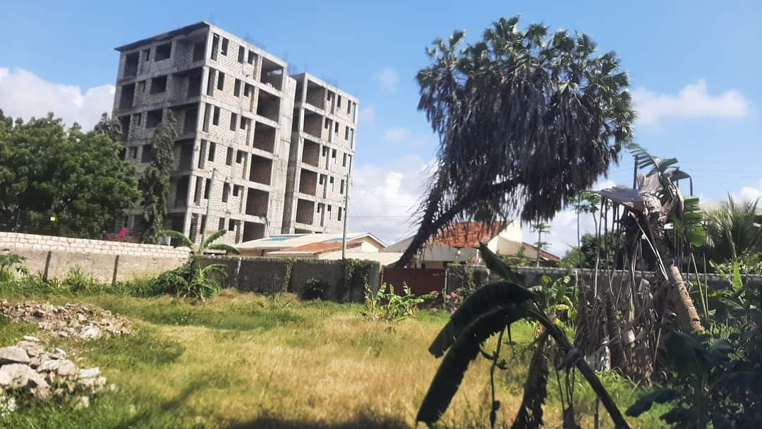 MTWAPA 100 BY 100 COMMERCIAL PLOT FOR SALE