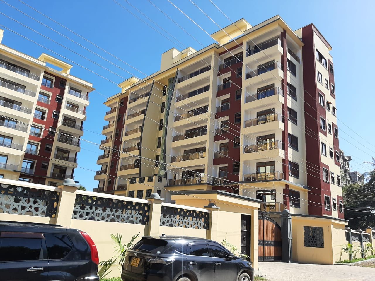 SIRAD CITY 3 BEDROOM + DSQ APARTMENTS FOR SALE
