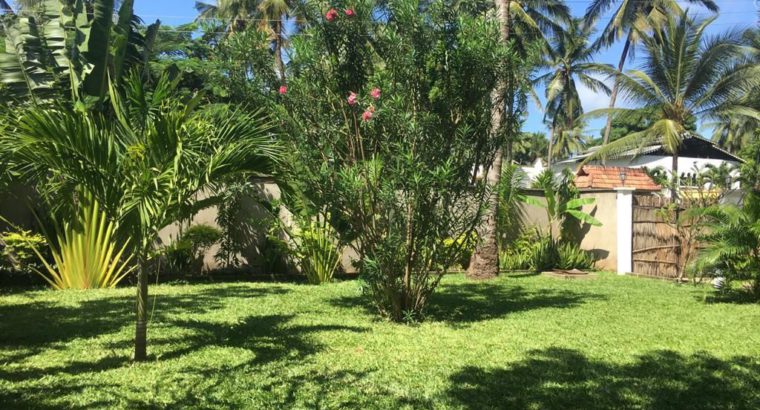 FOR SALE: 2 BEDROOM BUNGALOW(ON A 1/4 ACRE LAND) & 50 METRES FROM THE BEACH-WATAMU/KILIFI