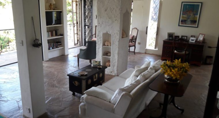 FOR SALE: 5 BEDROOMS, 2 ENSUITE BEACH FRONT MANSION(ON 1.75 ACRE LAND)-SILVERSAND BEACH,, MALINDI