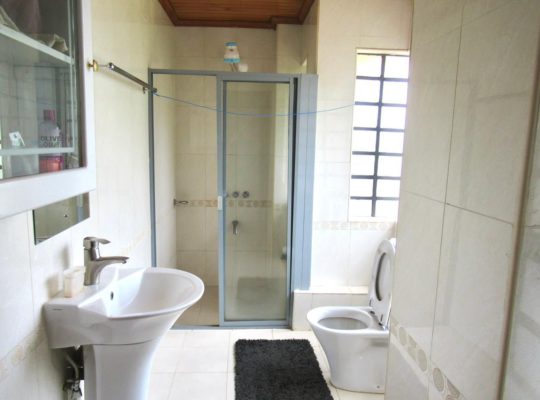 FOR SALE: RUNDA 5BR, ALL ENSUITE MANSION