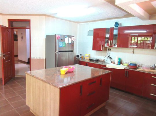 FOR SALE: RUNDA 5BR, ALL ENSUITE MANSION